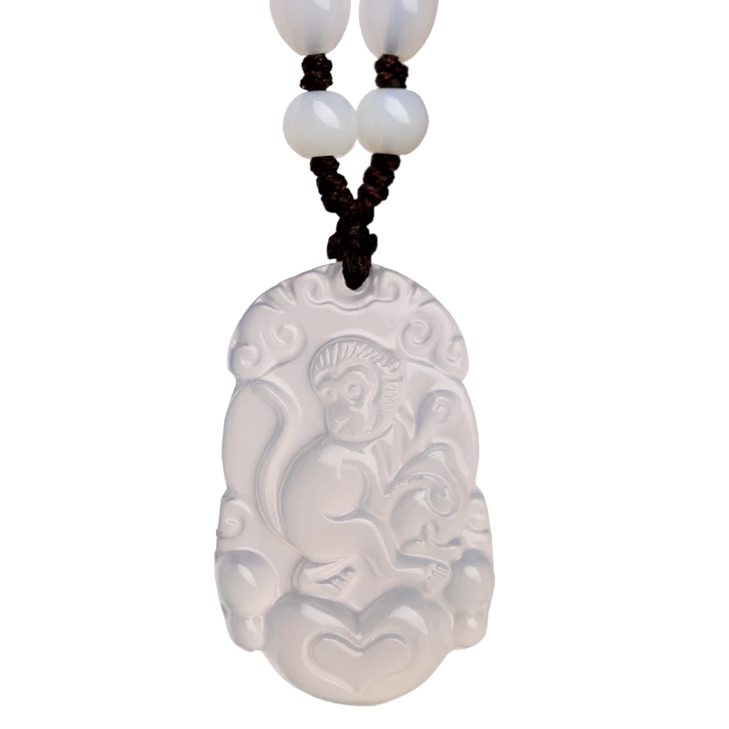 天然白玛瑙男女十二生肖属猴吊坠本命年守护神钥匙扣挂件玉髓项链