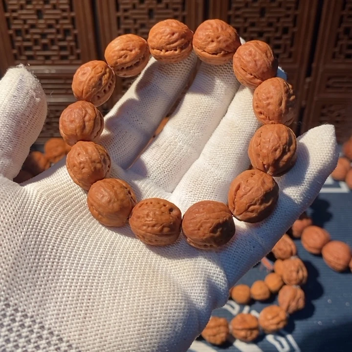 文玩核桃手串……73