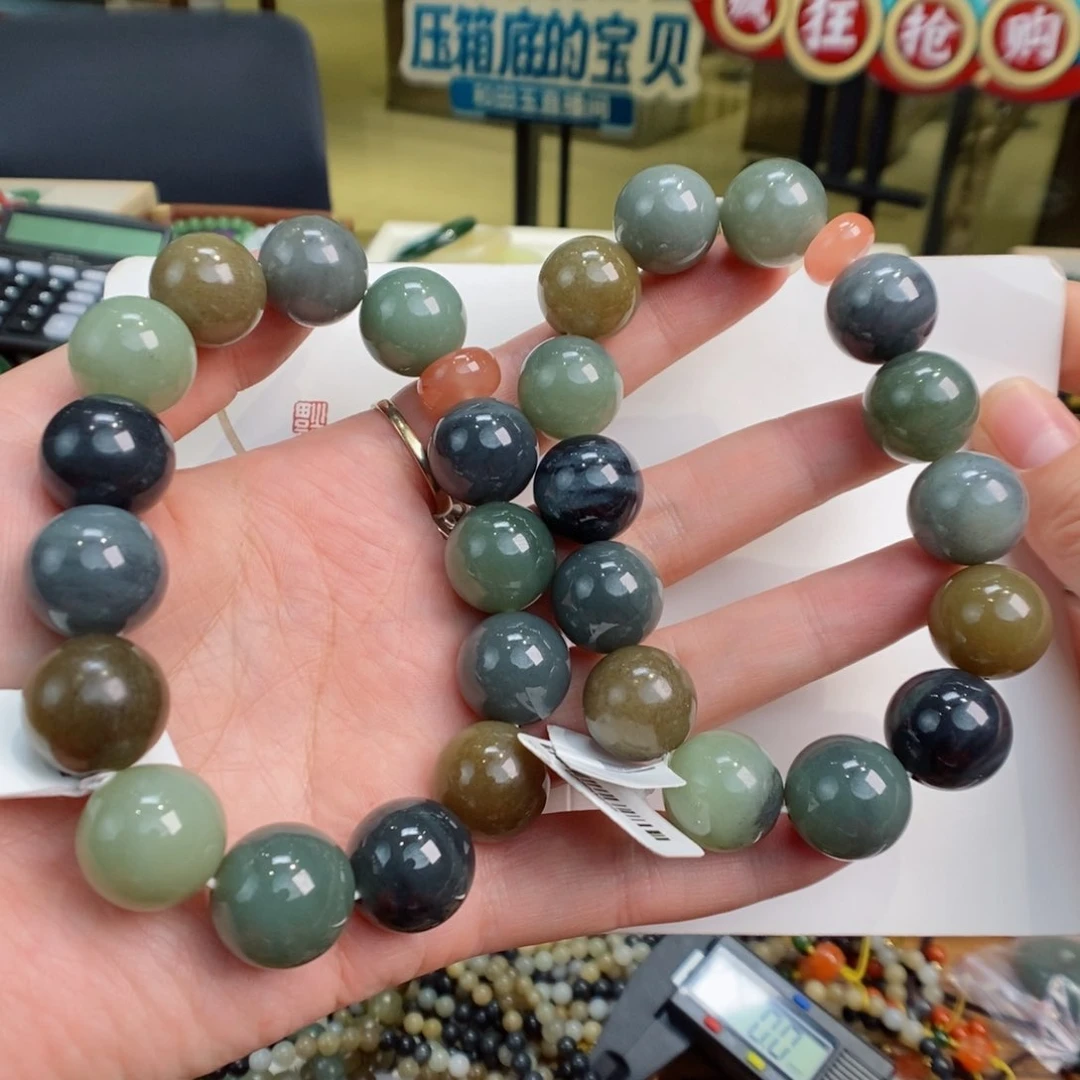 和田玉手串未镶嵌多样性发其一