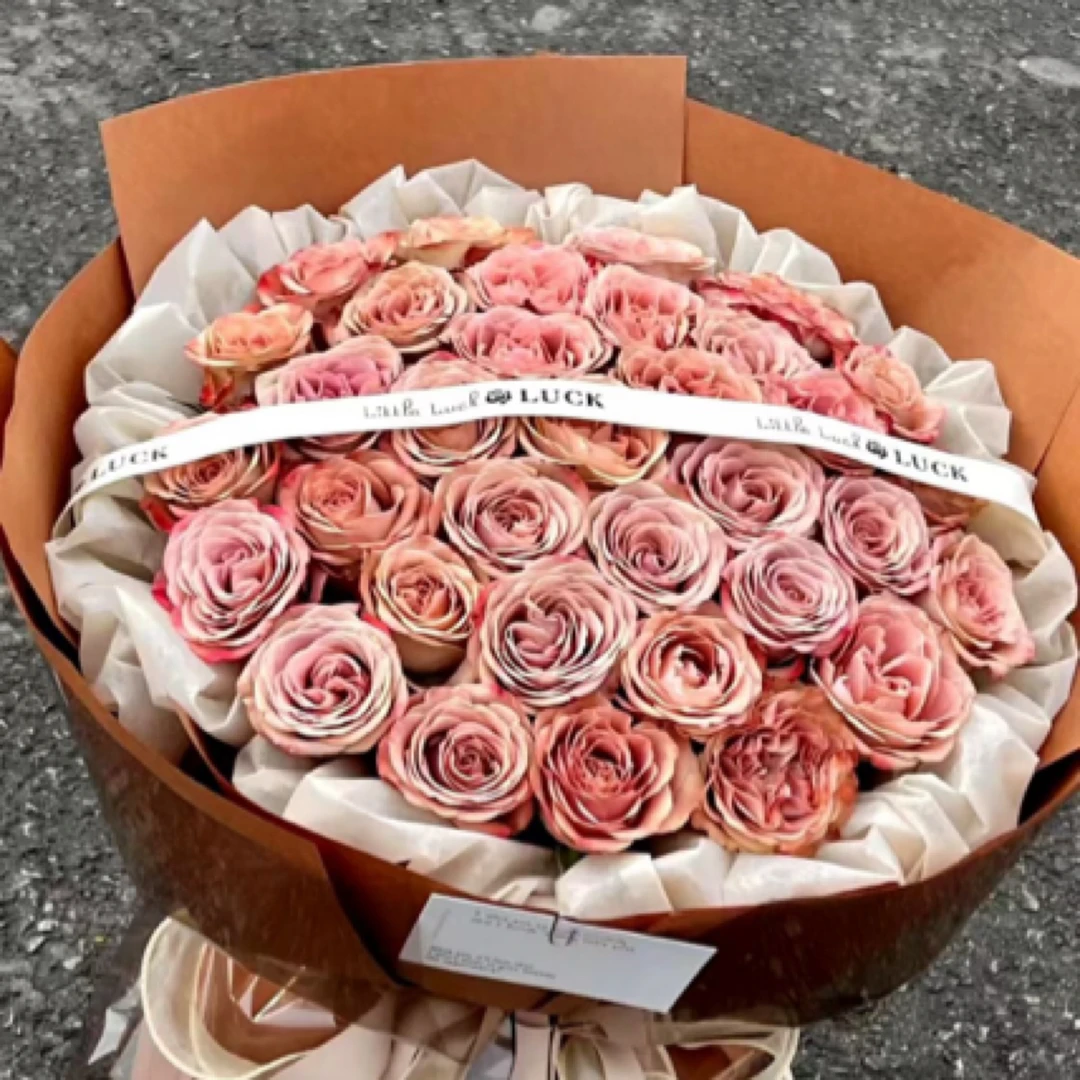 卡布奇诺混搭花束鲜花附近订购同城送达生日送女友手打免费配送