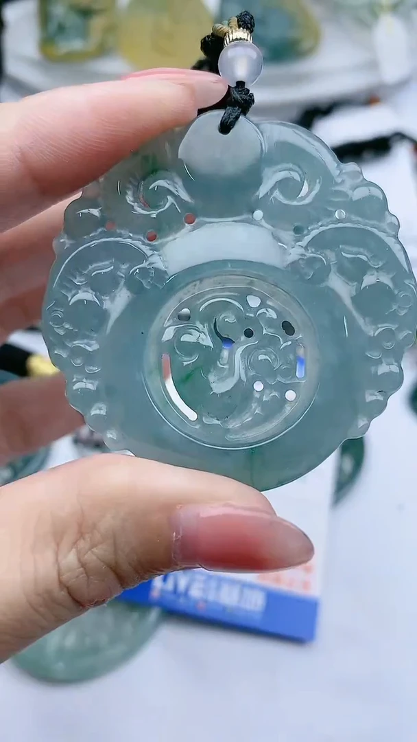 【闪购商品】翡翠吊坠(赠链)未镶嵌多样性随机一件发货