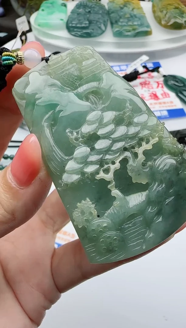 【闪购商品】翡翠颈饰未镶嵌1111111111