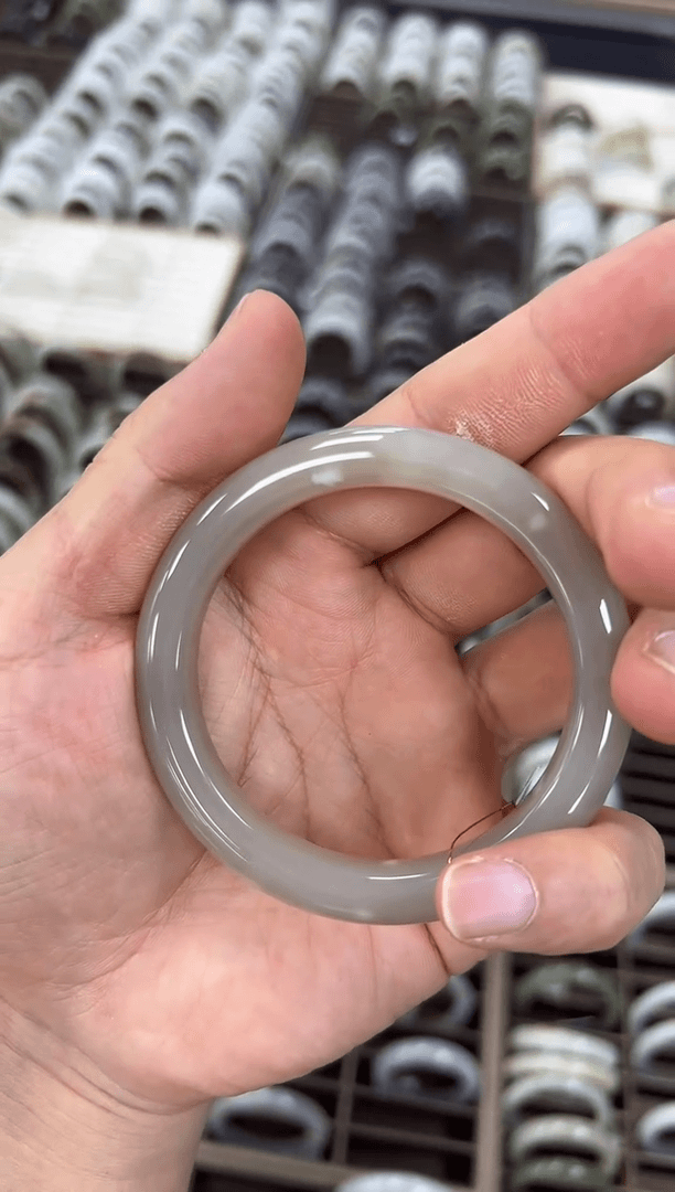 【闪购商品】和田玉手镯未镶嵌56-57