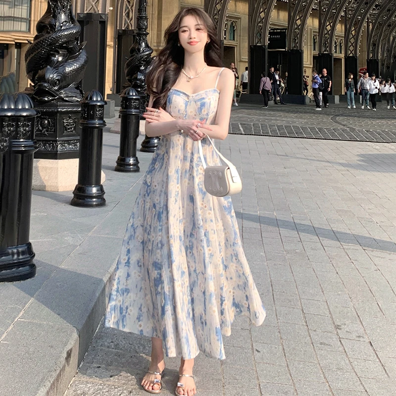 夏天约会裙子初恋法式温柔高腰碎花吊带连衣裙显瘦复古印花长裙