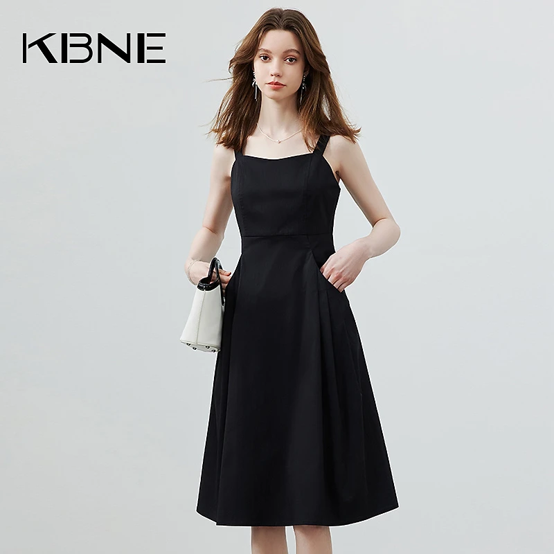 连衣裙女黑色吊带裙kbne2024春装新款气质茶歇法式小众设计裙子