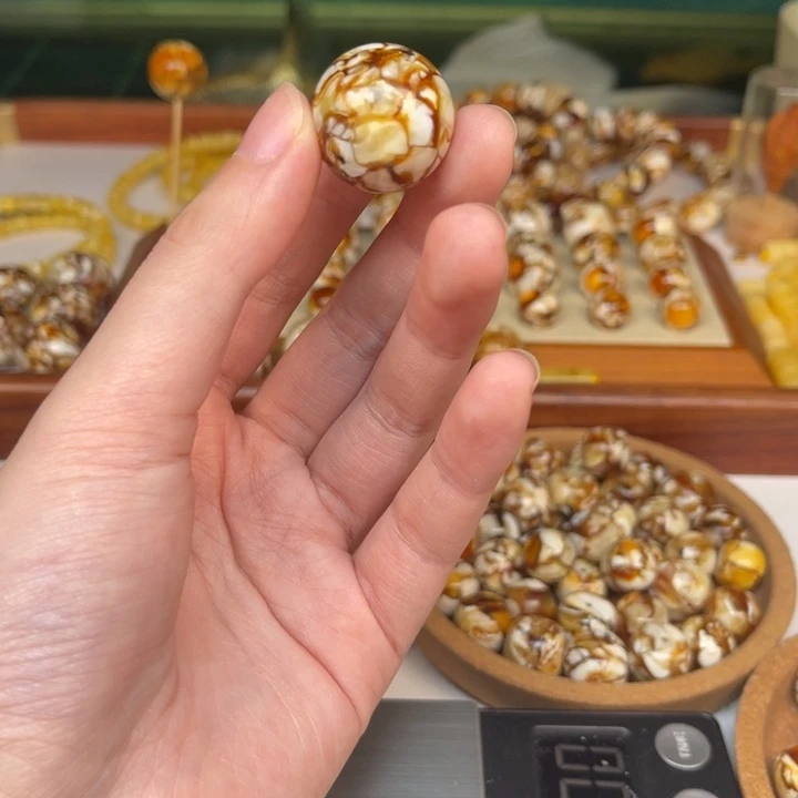 琥珀裸石未镶嵌别*62号