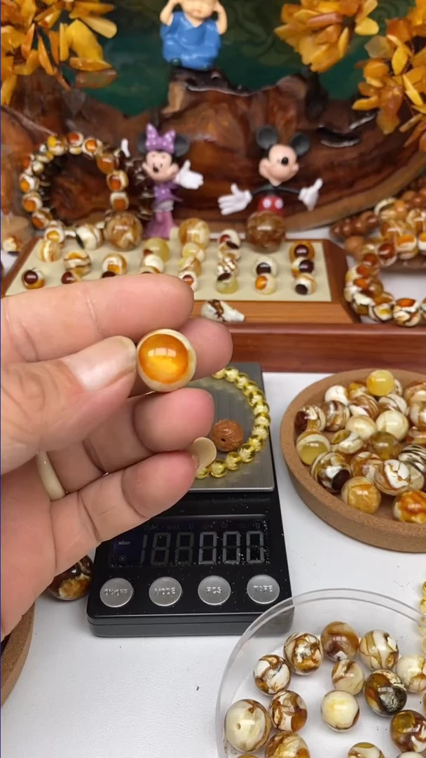 【闪购商品】琥珀裸石未镶嵌187