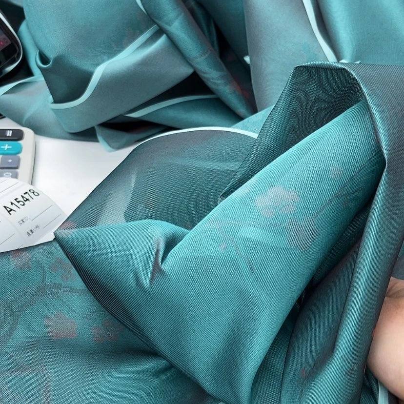 【闪购商品】混纺织绣金*