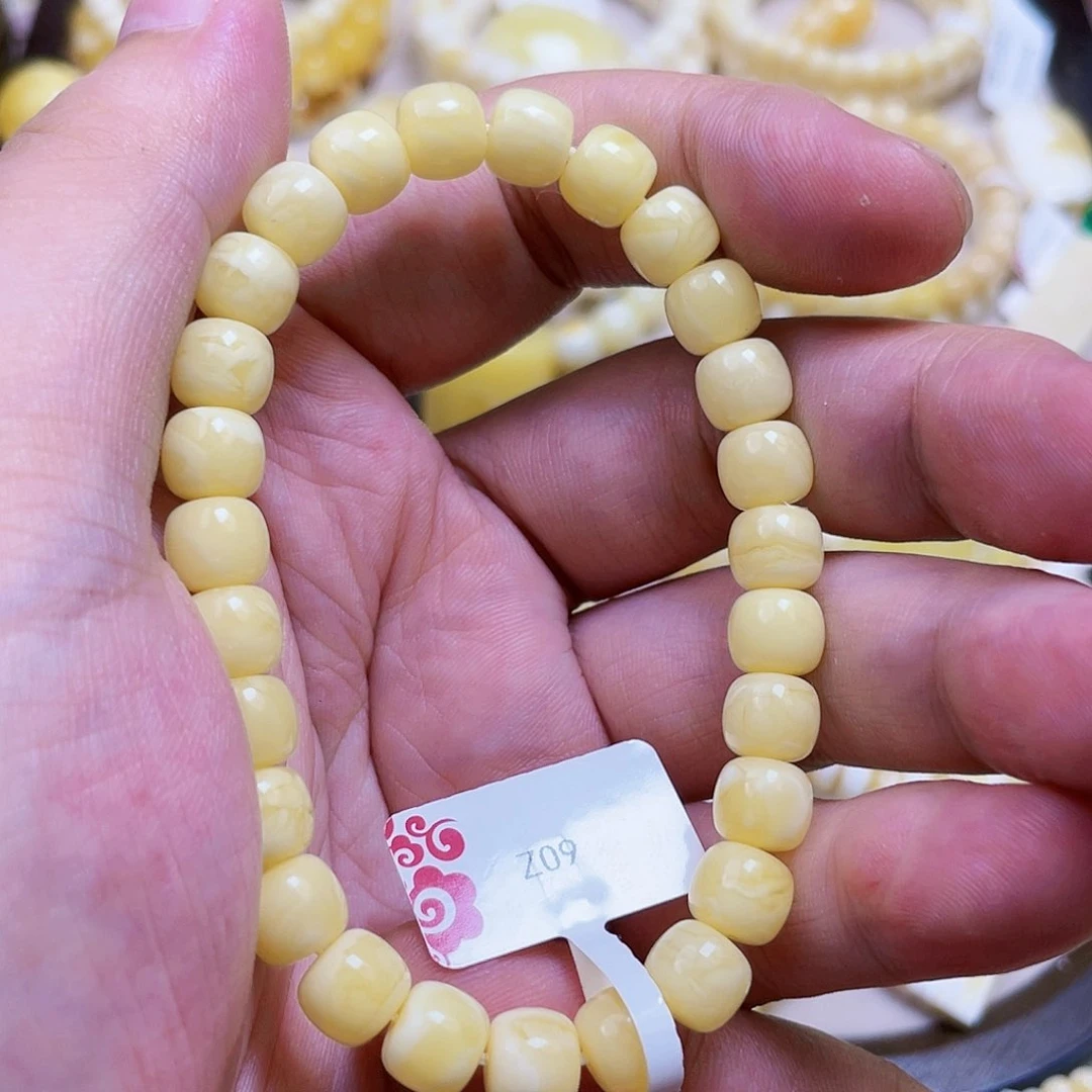 蜜蜡手串未镶嵌浓白妖花8mm