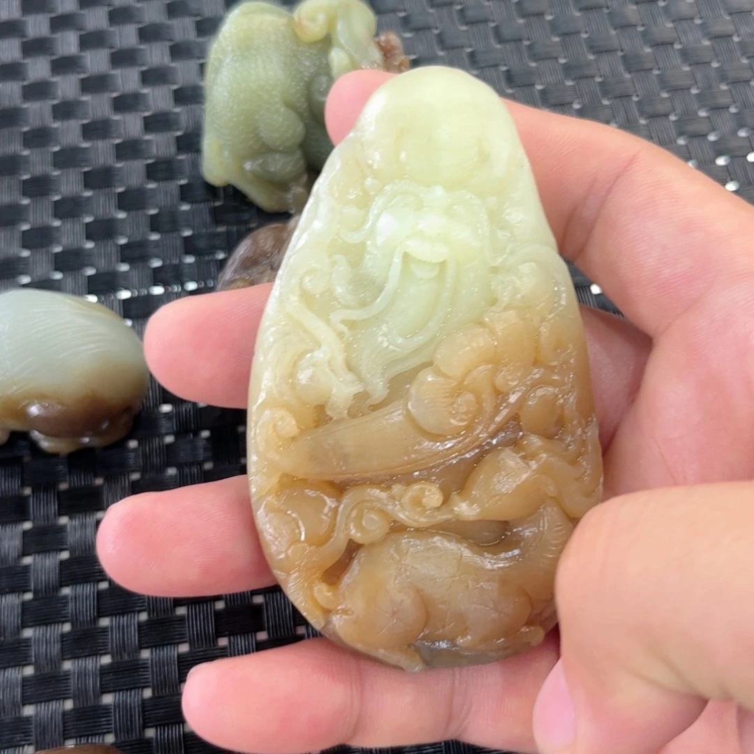 和田玉（糖玉）玉牌未镶嵌