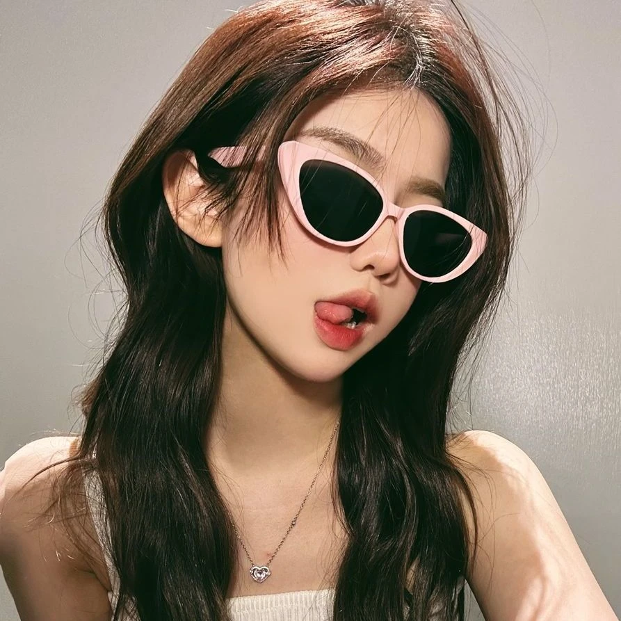 墨镜女款高级感小脸欧美式复古黑色猫眼2023新款网红太阳眼镜辣妹