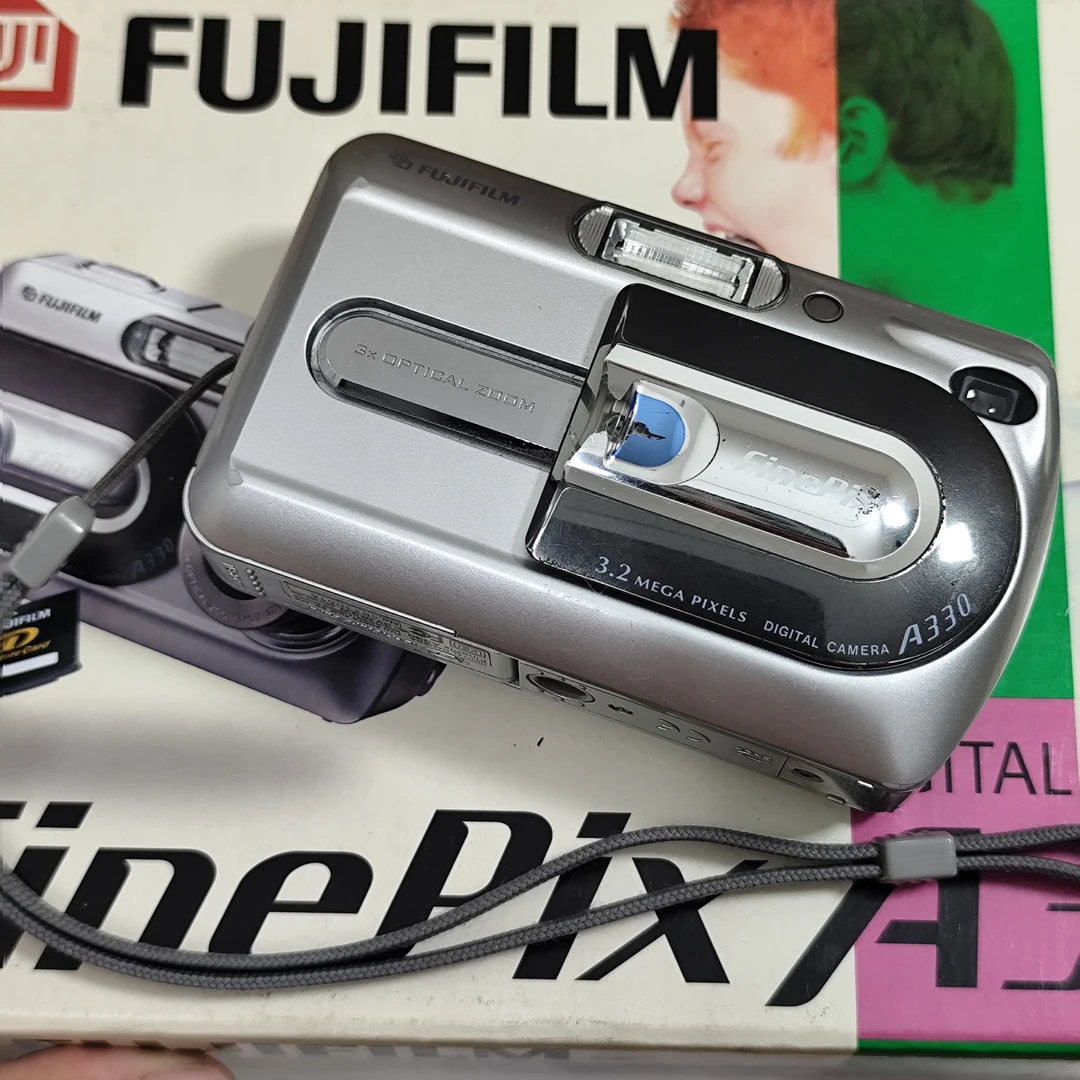 9新 Fujifilm/富士 胶片色彩ccd相机 富士a330 320w画质 送16mb卡