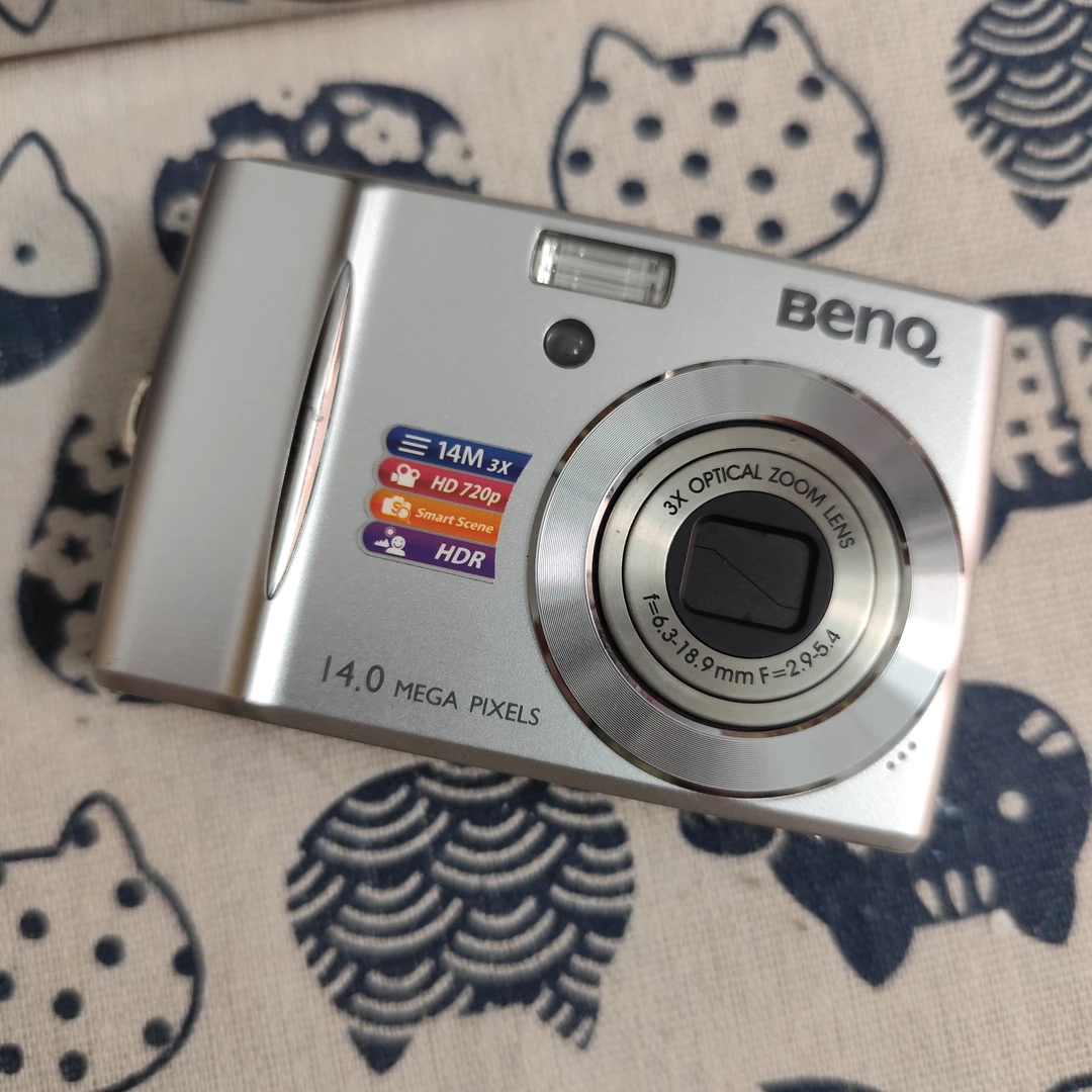 80新 Benq/明基 特价ccd相机 明基dc1450 银色 比较有氛围感