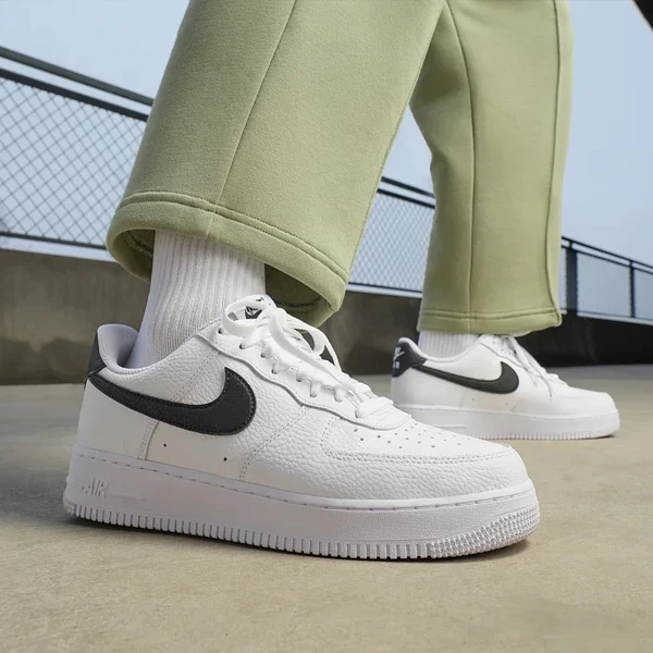 NIKE/耐克2023年新款男子AF1空军一号轻便运动休闲鞋 CT2302-100