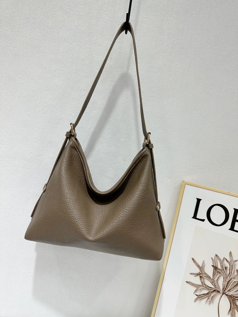 包包女大容量黑色斜挎包明星同款时尚经典复古女士简约单肩手提包