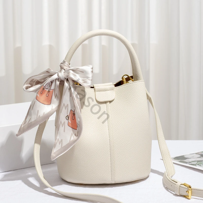 女士真皮休闲菜篮子水桶包新款简约女包小众时尚单肩手提斜挎包