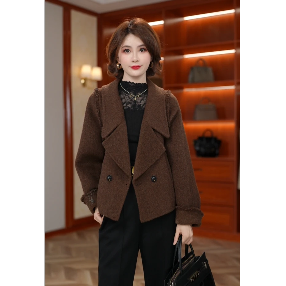 2025上新时尚气质网红修身小个子双面长毛大衣短款24075