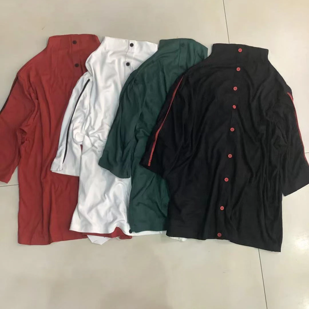9018小高领中袖扣子打底