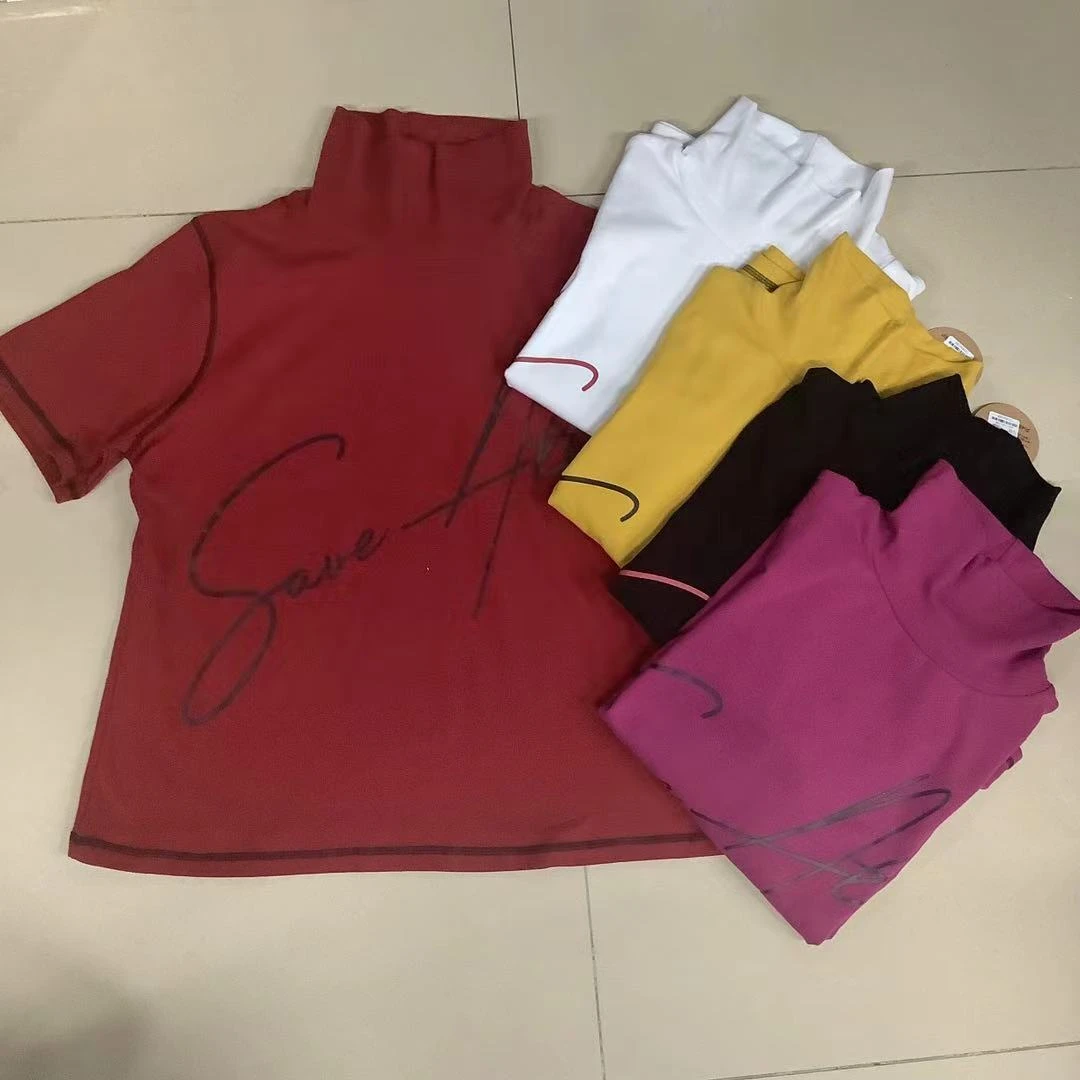 26163时尚小高领字母半䄂