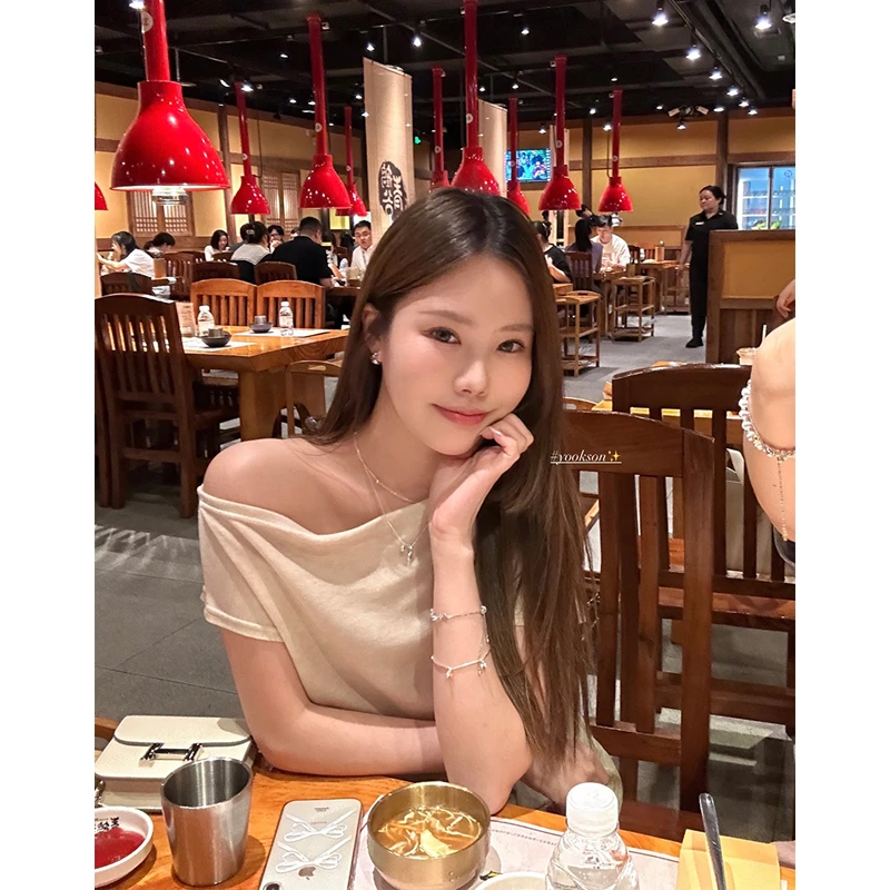 HEYGIRL黑哥 瘦瘦心机t 超好穿!设计感纯欲漏肩T恤女一字肩上衣