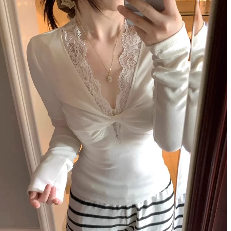 大码女装纯欲蕾丝拼接纽结长袖T恤修身显瘦百搭v领套头打底衫上衣