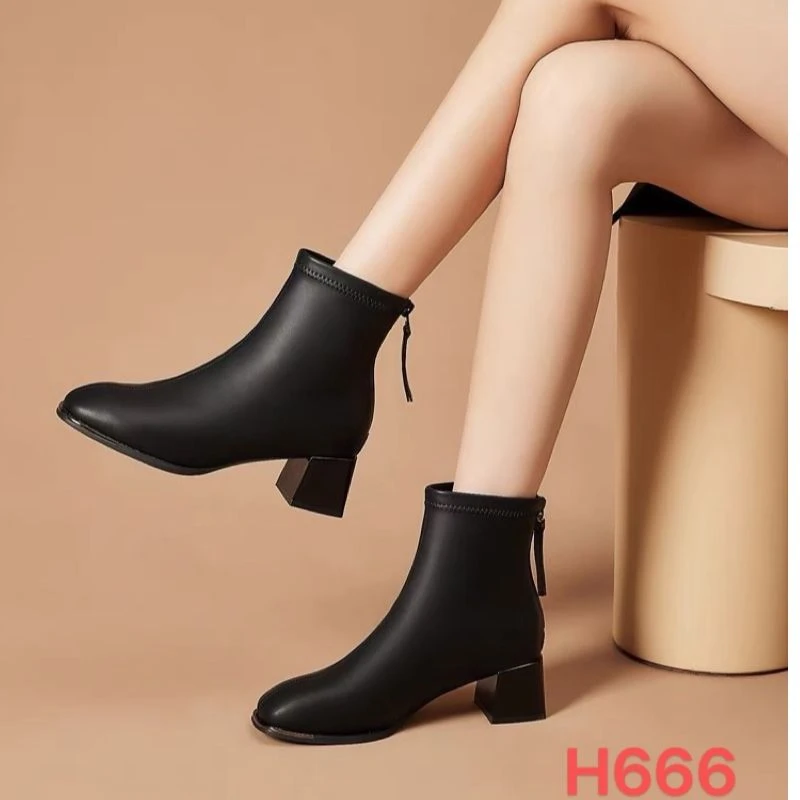 加绒短靴秋冬新款纯色百搭女靴H666