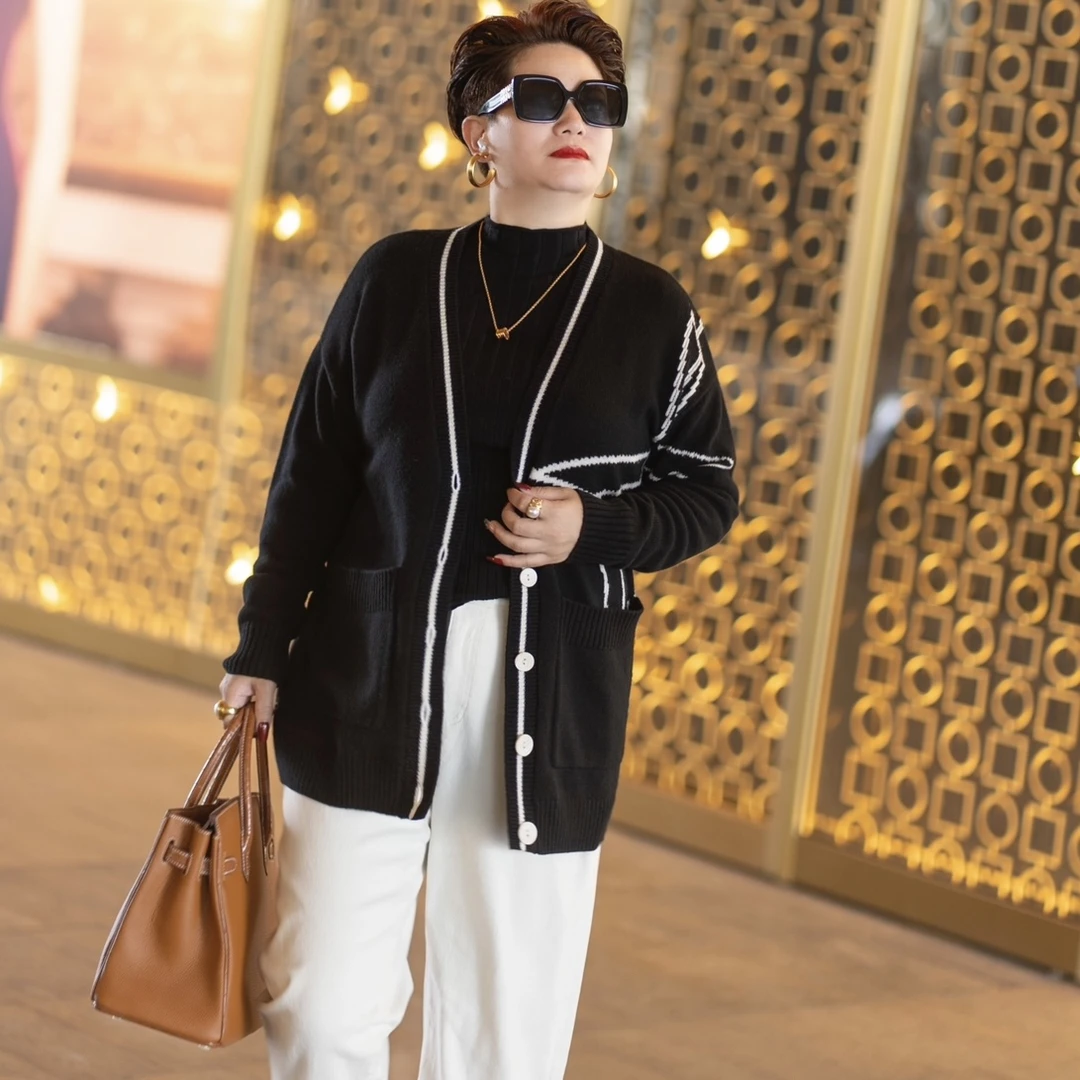 向红同学2025秋德国进口扬子纱线宽松慵懒羊毛羊绒短外套女FSY053