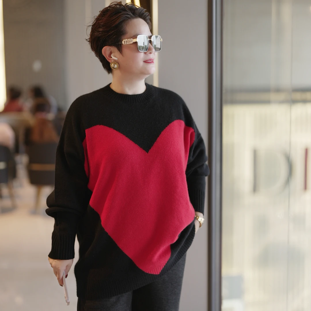 向红同学2025秋冬新款时尚女装爱心圆领百搭气质羊毛衫女SY075