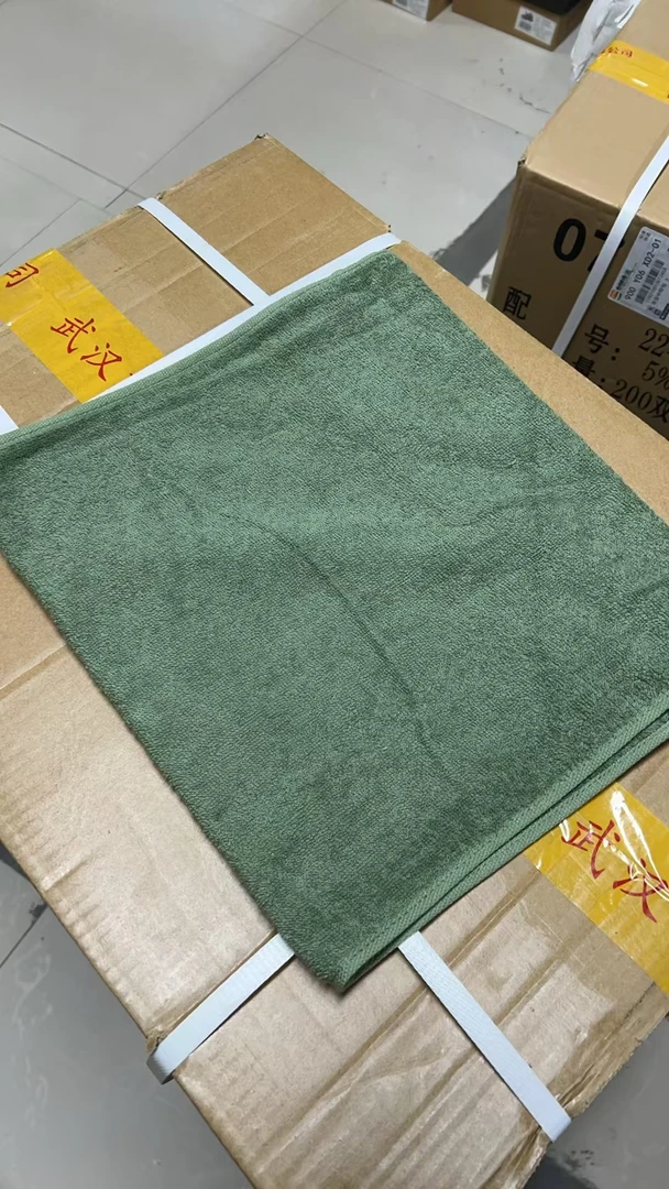 伍款橄榄绿擦脸棉线配版毛巾