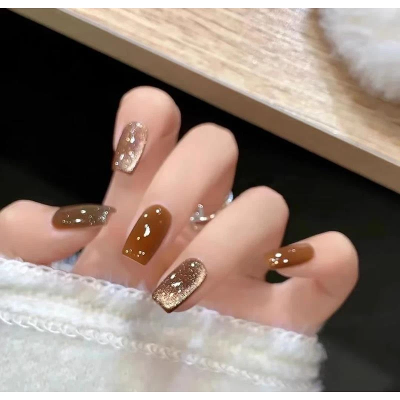 美拉德秋冬款显白焦糖奶咖晶石猫眼手工穿戴甲轻奢高级感美甲