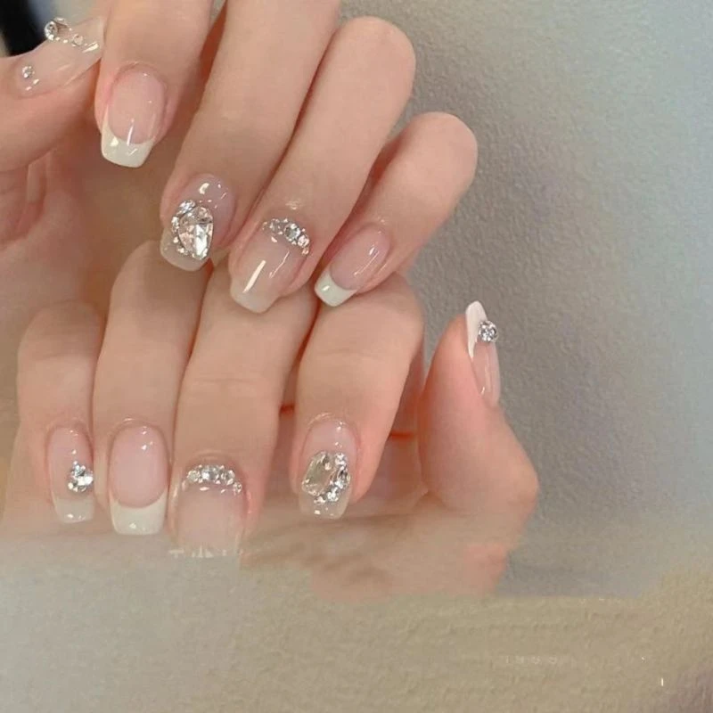 纯手工定制穿戴甲奶白法式气质灵动奢华堆钻ins穿戴式美甲短梯形