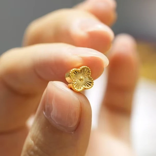 【巧玲专享】足金999爆闪四叶草配件 经典百搭（赠合金链）