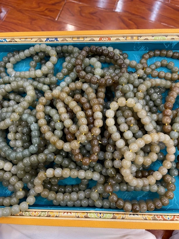 和田玉手串，多样性随机发拍一发一，糖