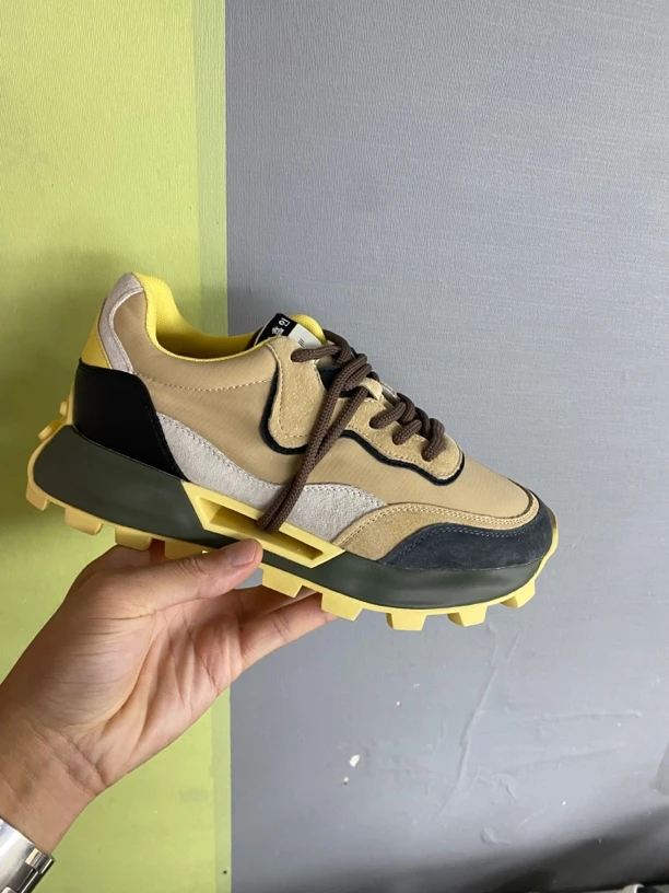 四季款时尚百搭休闲阿甘女鞋