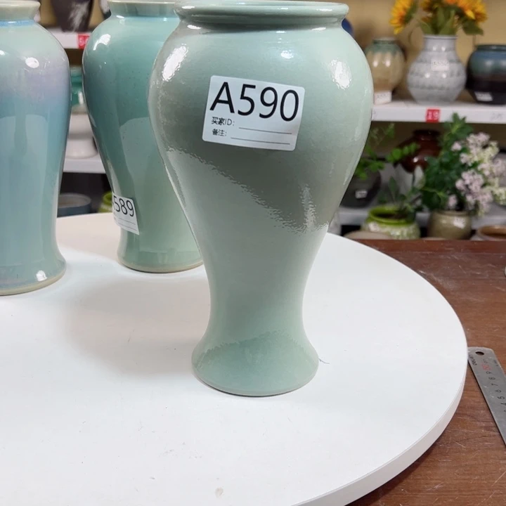 瓶高29口10。陶瓷精品摆件。590