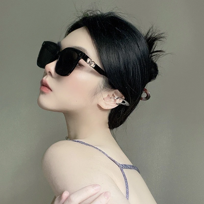 大框墨镜女防紫外线太阳镜爆款眼镜潮新款链条女士时尚潮网红百搭