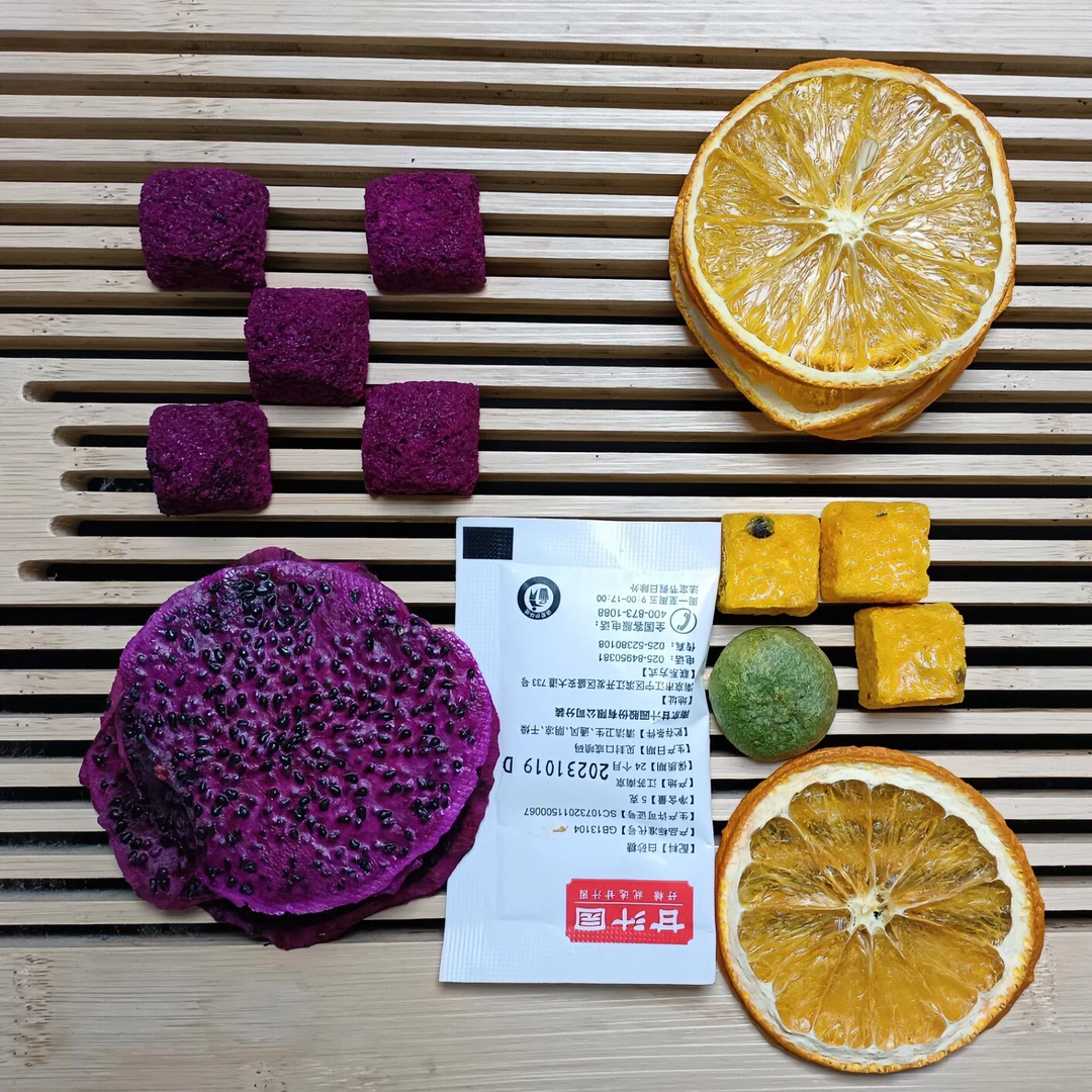 8：包邮鲜果火龙果干片休即食混装百香果产品下午茶四件套装