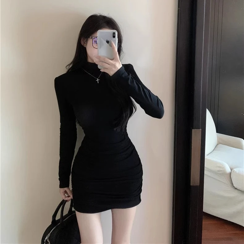 小妈裙褶皱气质内搭修身裙子女黑色收腰显瘦绝美打底短裙连衣裙