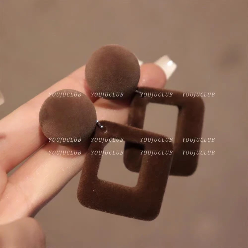 锌合金耳饰 复古法式几何耳钉简约气质棕色毛绒冬季耳环螺旋新款