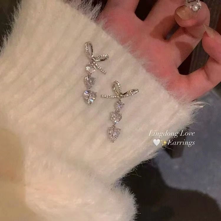 锌合金耳饰 蝴蝶结爱心耳钉女轻奢小众设计感高级耳饰女独特耳环
