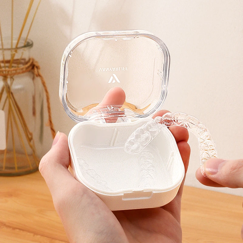 隐形牙套收纳盒假牙便携带随身隐适美儿童牙齿矫正器盒子防尘透明