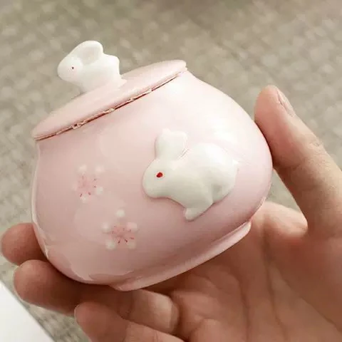 【秋兮】粉泥小巧可爱兔子茶叶罐储物罐陶瓷家用红茶绿茶普洱茶叶