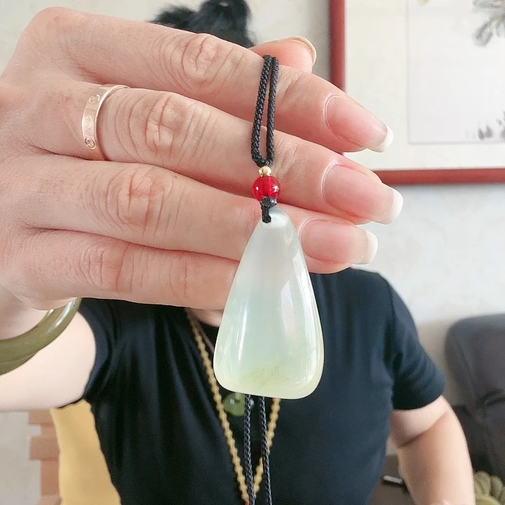 岫玉吊坠(赠链)未镶嵌