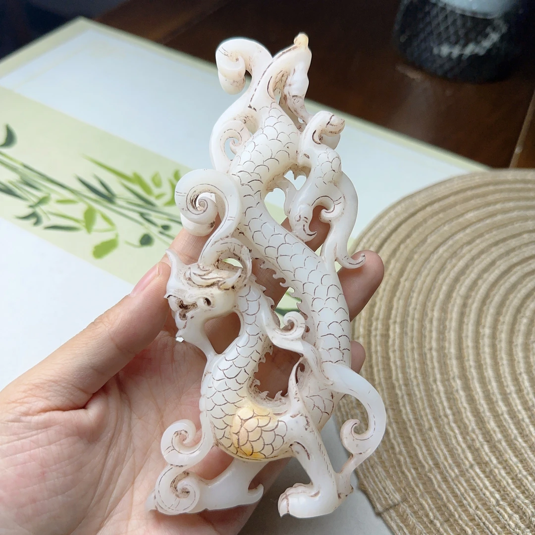 旧藏回流扒皮籽羊脂玉飞龙摆件雕工精湛 玉质白细 孤品