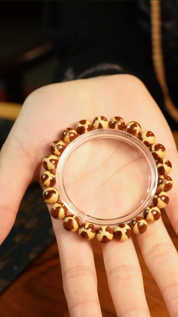 【闪购商品】紫金鼠手串红棕熊猫  10