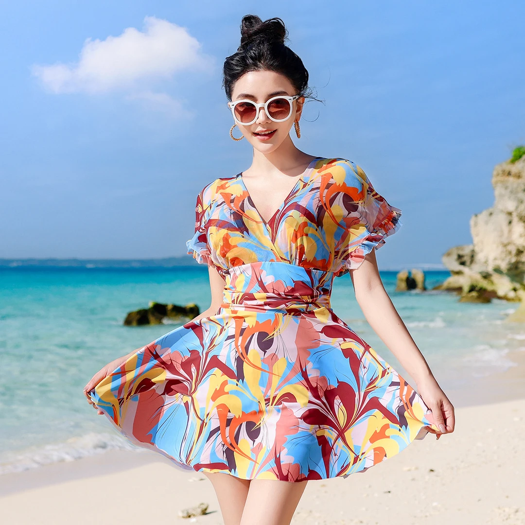 温泉大码显瘦游泳衣新款保守遮肉显瘦温泉连体大码泳装