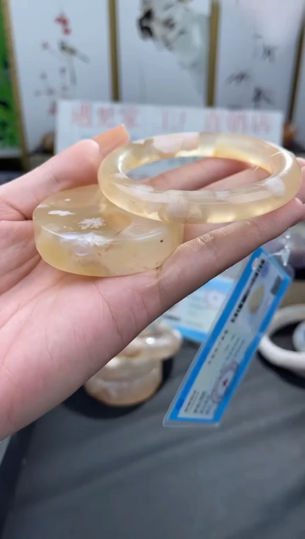 【闪购商品】石英质玉手镯未镶嵌53