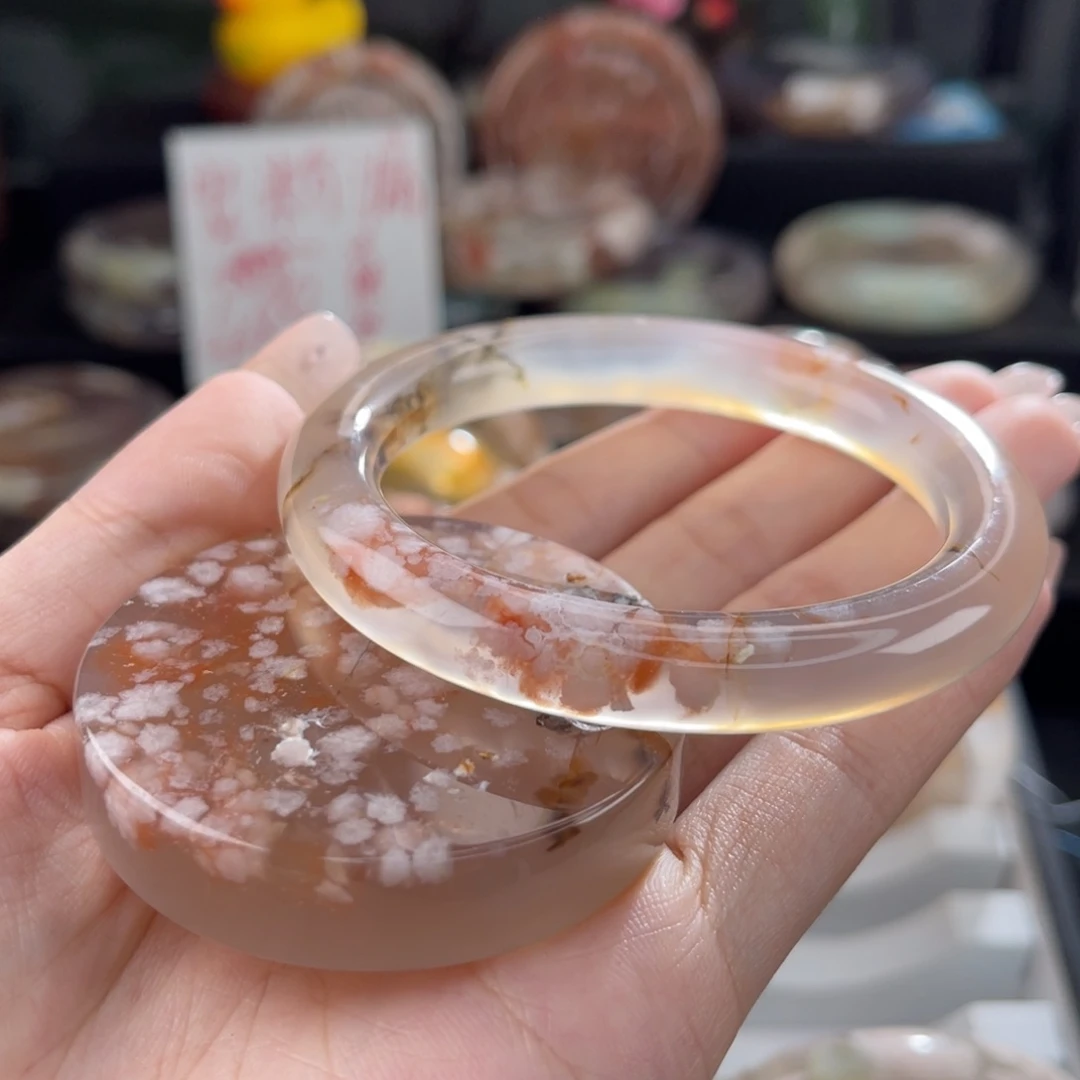 石英质玉手镯未镶嵌56