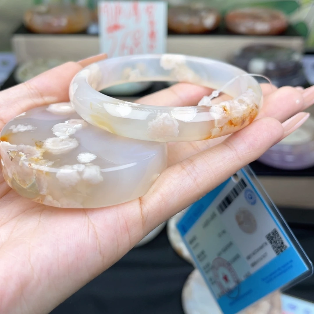 石英质玉手镯未镶嵌58