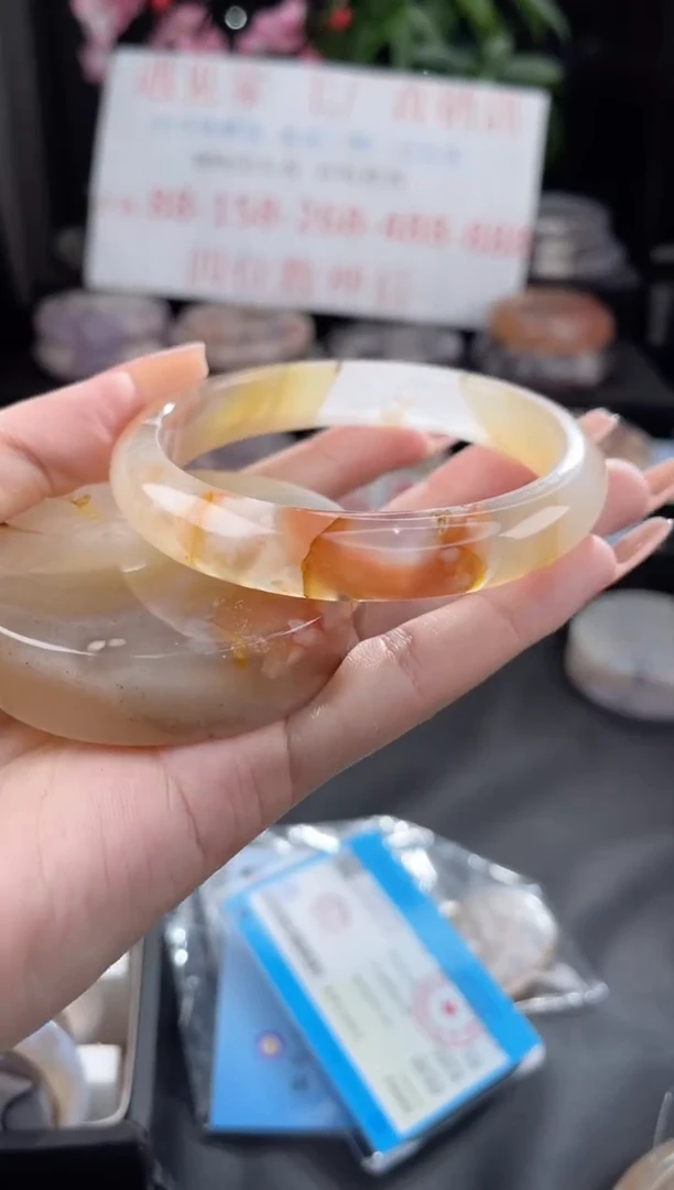 【闪购商品】石英质玉手镯未镶嵌64